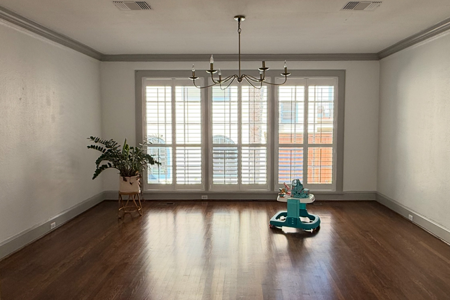 dining room before renovation